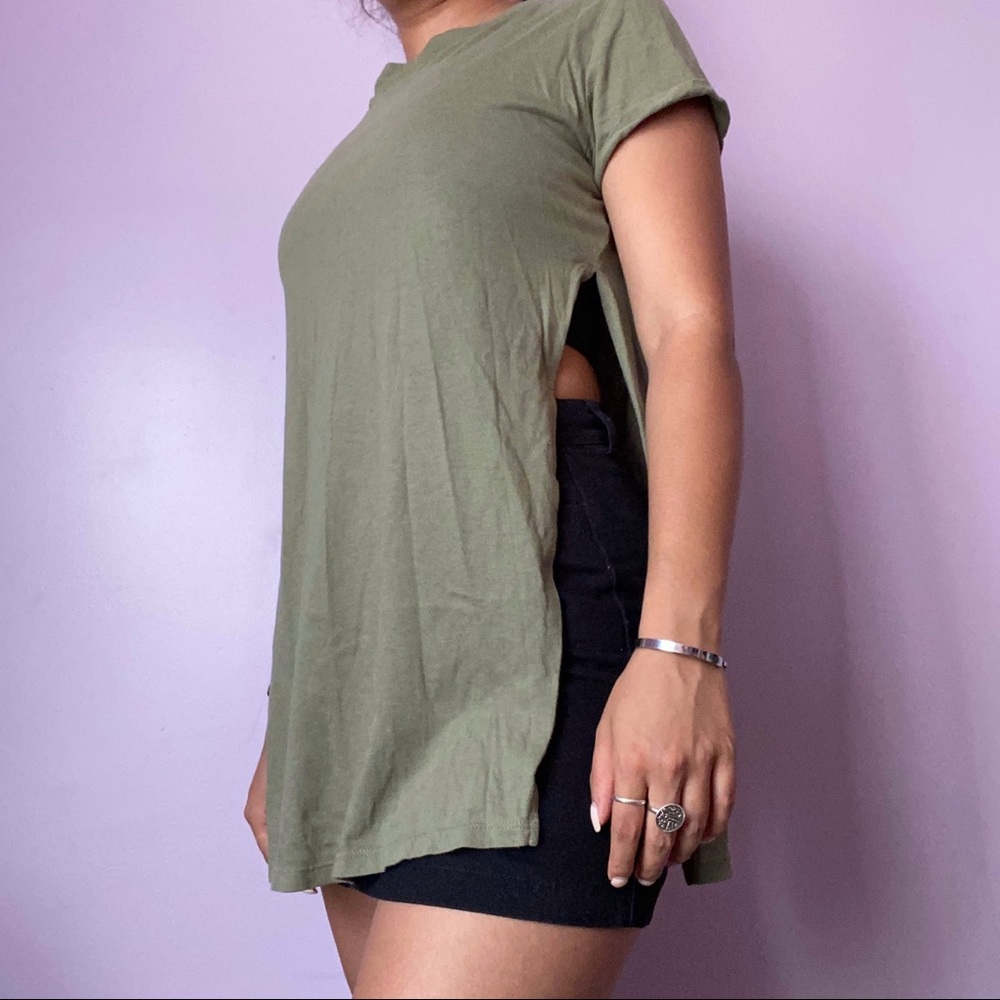 Basic Tee with High Slits (Army Green)